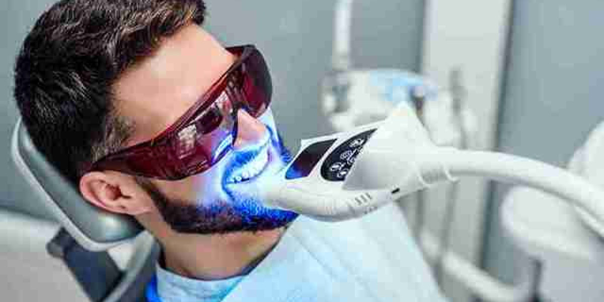 How Long Does Sensitivity Last Post-Whitening Treatment?